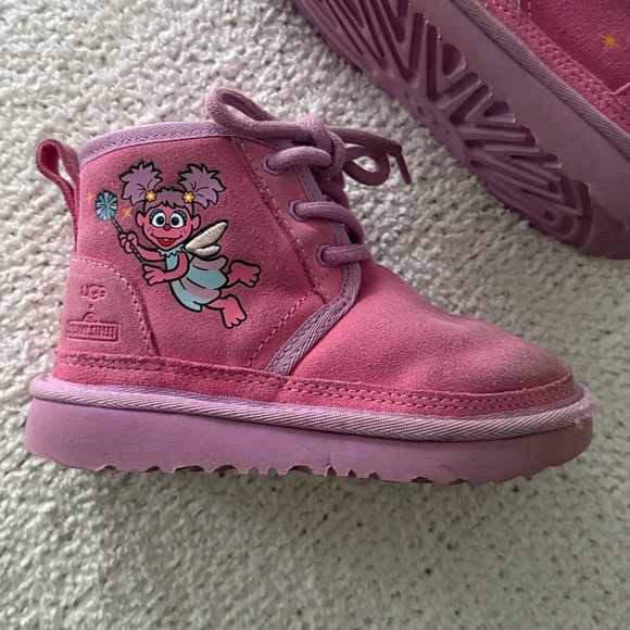 Ugg X Sesame Street Abby Neumel  Pink Toddler Girl Boots with Cartoon Design 10T - Picture 3 of 14